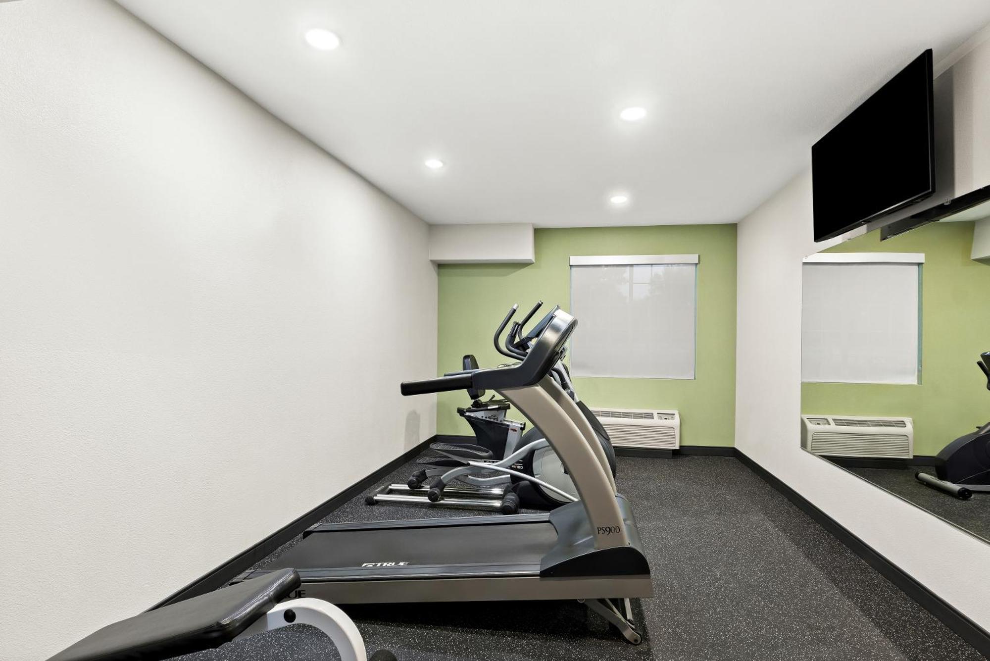 Spark By Hilton Williams Newly Opened 2025 Extérieur photo