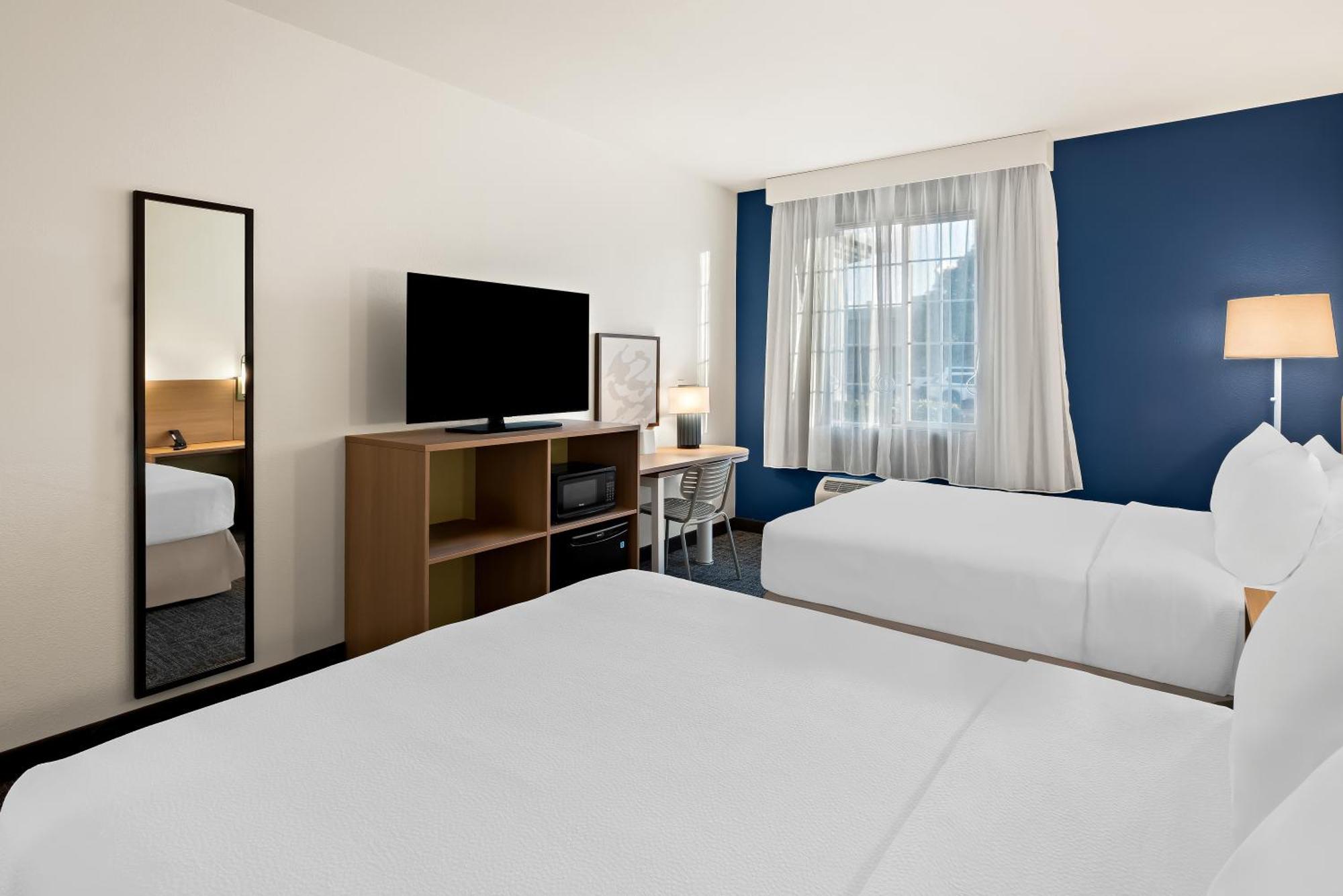Spark By Hilton Williams Newly Opened 2025 Extérieur photo